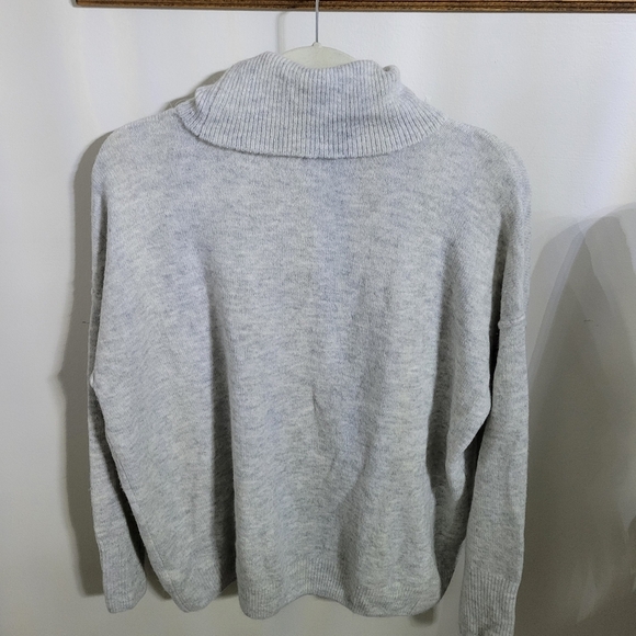 Vince Camuto Turtleneck Drop-Shoulder Sweater Silver Heather, Size X Small - Picture 3 of 5